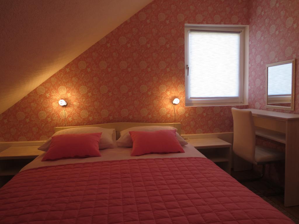House Katja Hotel Jezerce Room photo